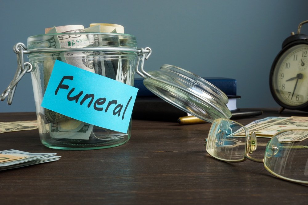 Exploring Various Funeral Options – A Guide to Pre-Planning with Confidence A thoughtful pre-planning discussion about funeral options, including traditional burial, cremation, and eco-friendly alternatives.