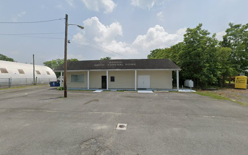Funeral Services at Bennie Smith Funeral Home in Pocomoke City, Maryland | FuneralHome.site Bennie Smith Funeral Home Pocomoke City Maryland
