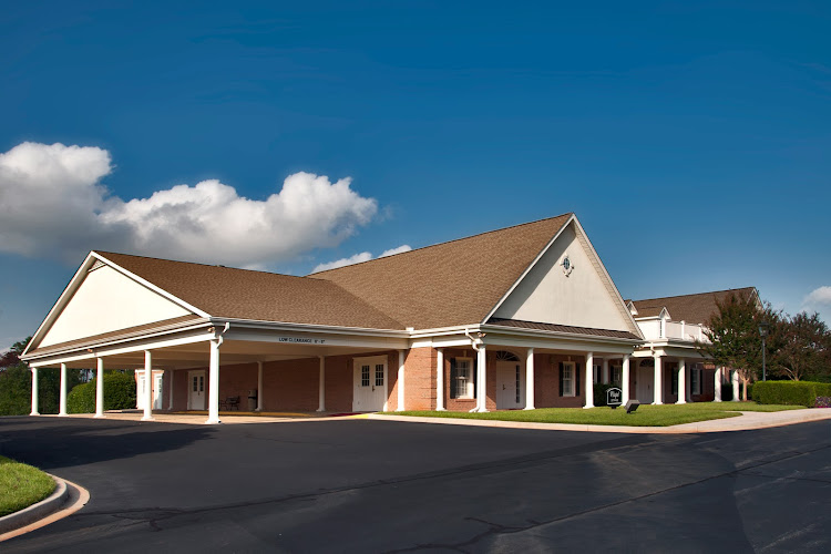 Funeral Services at Robinson Funeral Home in Easley, South Carolina | FuneralHomes.fyi Robinson Funeral Home Easley South Carolina