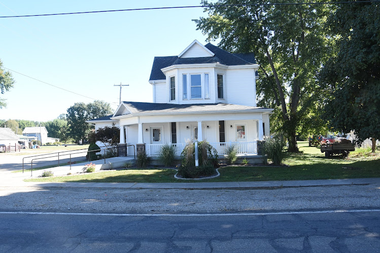 Funeral Services at Schmitz-Lynk Funeral Home in Farmington, Iowa | FuneralHomes.fyi Schmitz-Lynk Funeral Home Farmington Iowa