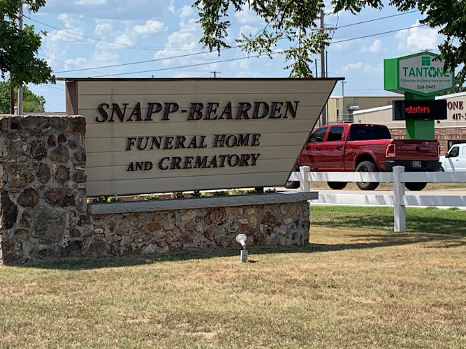 Funeral Services at Snapp-Bearden Funeral Home & Crematory in Branson, Missouri | FuneralHomes.fyi Snapp-Bearden Funeral Home & Crematory Branson Missouri