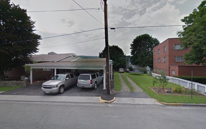 Funeral Services at Thomas M Seagle & Sons in Pulaski, Virginia | FuneralHomes.fyi Thomas M Seagle & Sons Pulaski Virginia