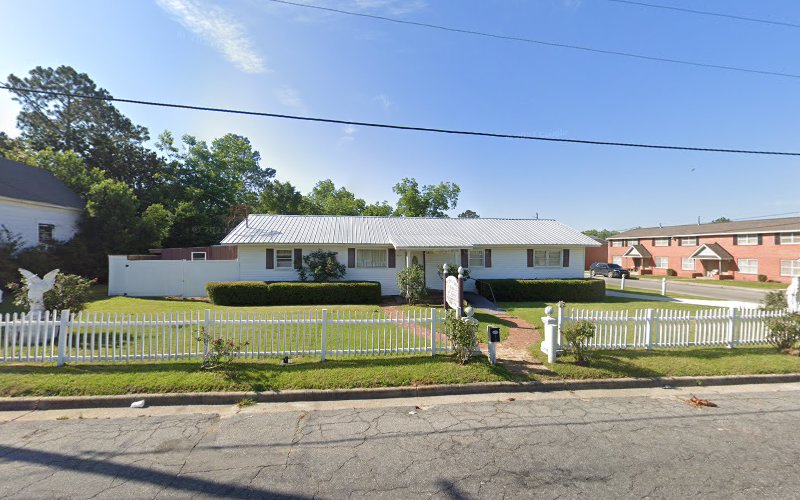 Funeral Services at Burgess Funeral Home in Ashburn, Georgia | FuneralHomes.fyi Burgess Funeral Home Ashburn Georgia