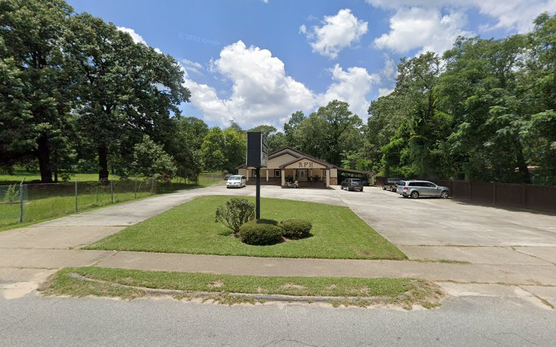 Funeral Services at Richardson & Son Funeral Home in Warner Robins, Georgia | FuneralHomes.fyi Richardson & Son Funeral Home Warner Robins Georgia