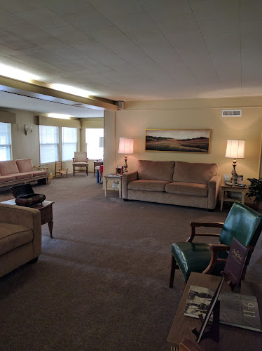 Funeral Services at Crafton-Cantrell Funeral Home in Aurora, Missouri | FuneralHomes.fyi Crafton-Cantrell Funeral Home Aurora Missouri