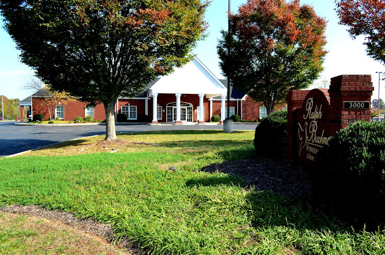 Funeral Services at Poole Funeral Home & Cremation Services of Cleveland in Cleveland, Tennessee | FuneralHomes.fyi Poole Funeral Home & Cremation Services of Cleveland Cleveland Tennessee