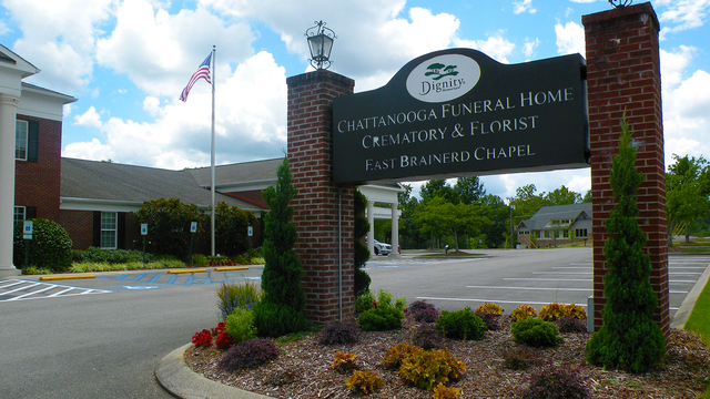 Funeral Services at Chattanooga Funeral Home, Crematory & Florist-East Brainerd Chapel in Chattanooga, Tennessee | FuneralHomes.fyi Chattanooga Funeral Home, Crematory & Florist-East Brainerd Chapel Chattanooga Tennessee