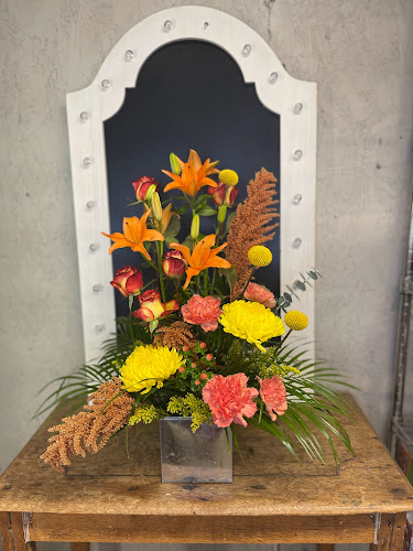 Fun and Fabulous Floral Delia Kansas