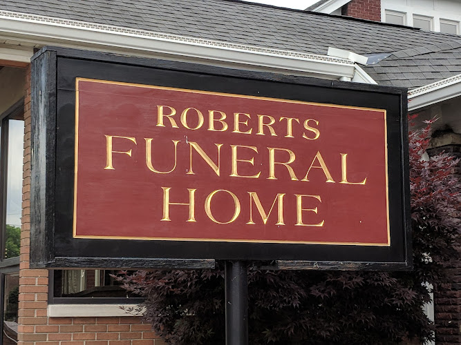 Funeral Services at Roberts Funeral Home in Logan, Ohio | FuneralHomes.fyi Roberts Funeral Home Logan Ohio