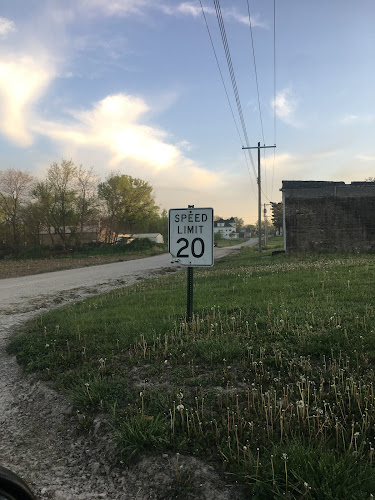 Funeral Services at Memorial Chapel Funeral Homes in Cainsville, Missouri | FuneralHomes.fyi Memorial Chapel Funeral Homes Cainsville Missouri