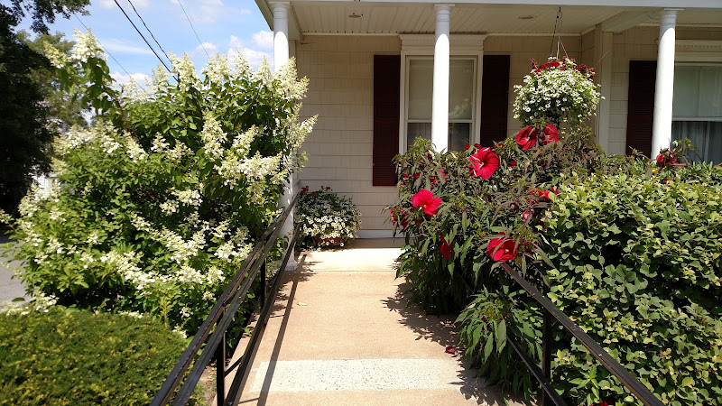 Funeral Services at Berube-Comeau Funeral Home in Haverhill, Massachusetts | FuneralHomes.fyi Berube-Comeau Funeral Home Haverhill Massachusetts