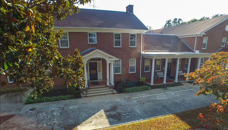 Funeral Services at Shackelford Funeral Directors in Bolivar, Tennessee | FuneralHomes.fyi Shackelford Funeral Directors Bolivar Tennessee