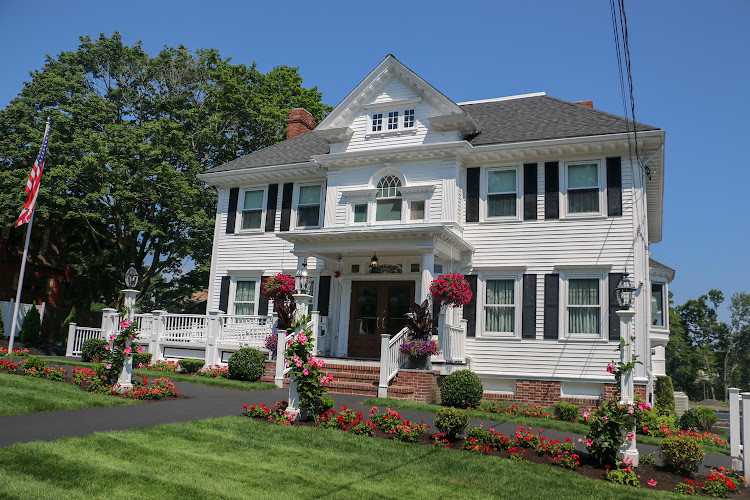 Funeral Services at Driscoll Funeral Home and Cremation Service in Haverhill, Massachusetts | FuneralHomes.fyi Driscoll Funeral Home and Cremation Service Haverhill Massachusetts