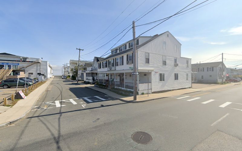 Funeral Services at White Gull in Hampton, New Hampshire | FuneralHomes.fyi White Gull Hampton New Hampshire