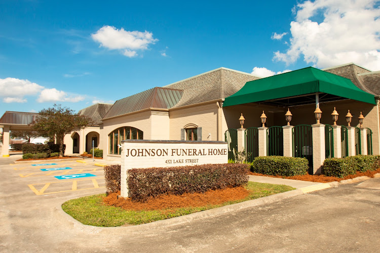 Funeral Services at Johnson Funeral Home in Lake Charles, Louisiana | FuneralHomes.fyi Johnson Funeral Home Lake Charles Louisiana