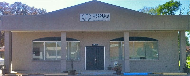 Funeral Services at Jones Funeral Home in Franklin, Louisiana | FuneralHomes.fyi Jones Funeral Home Franklin Louisiana