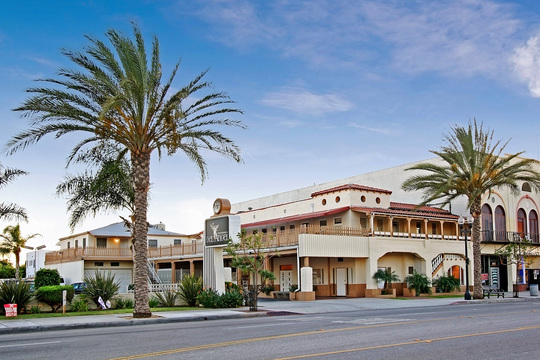 Funeral Services at Funeraria del Angel Montebello in Montebello, California | FuneralHomes.fyi Funeraria del Angel Montebello Montebello California