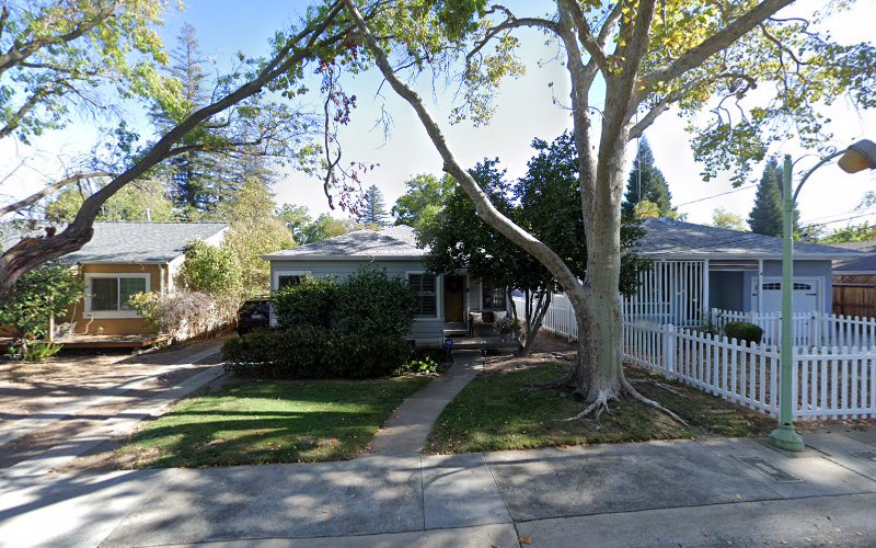 Funeral Services at Limousilne Club in Sacramento, California | FuneralHomes.fyi Limousilne Club Sacramento California