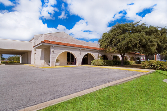 Funeral Services at Funeraria del Angel Trevino in San Antonio, Texas | FuneralHomes.fyi Funeraria del Angel Trevino San Antonio Texas