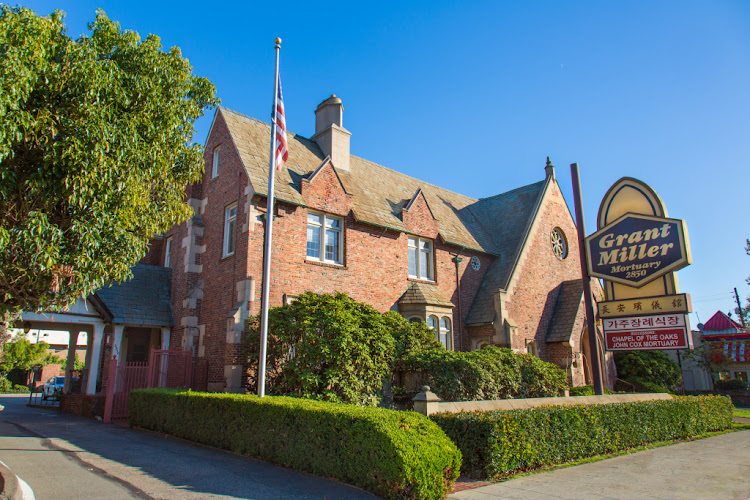 Funeral Services at Grant Miller Chapel in Oakland, California | FuneralHomes.fyi Grant Miller Chapel Oakland California