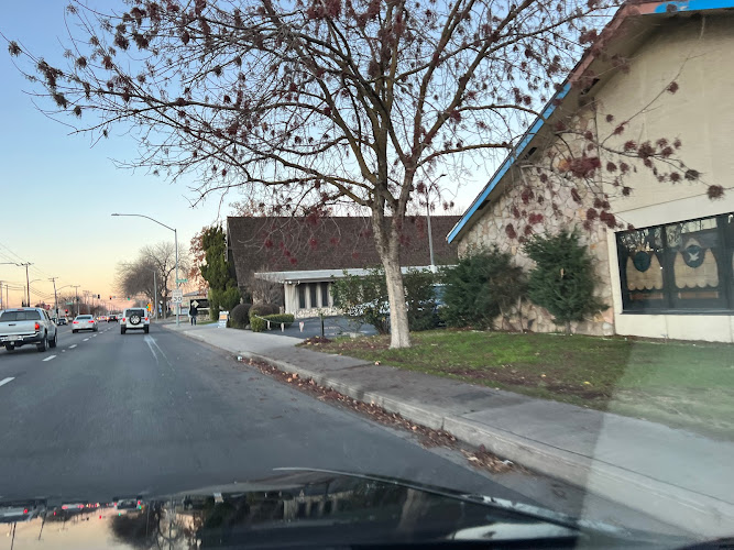 Franklins and Downs Funeral Homes (McHenry Chapel) Modesto California