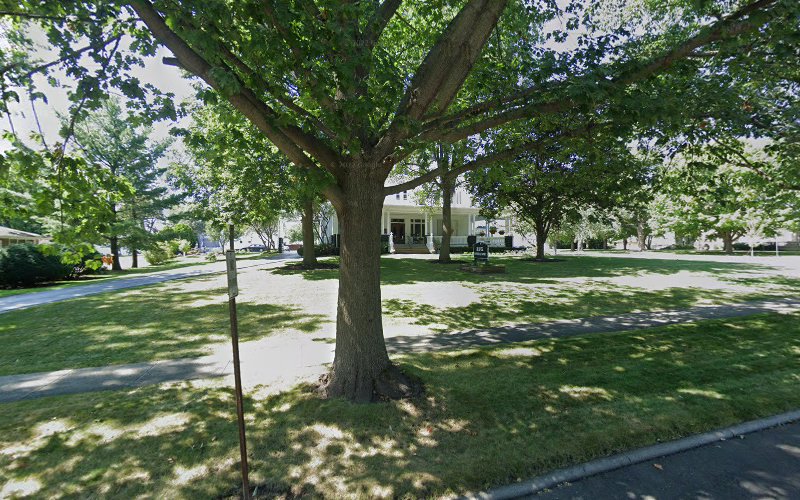 Funeral Services at Rux Funeral Home in Kewanee, Illinois | FuneralHomes.fyi Rux Funeral Home Kewanee Illinois