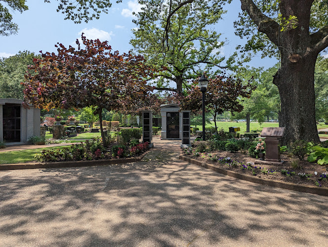 Funeral Services at Memorial Park Funeral Home & Cemetery in Memphis, Tennessee | FuneralHomes.fyi Memorial Park Funeral Home & Cemetery Memphis Tennessee