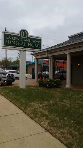 Funeral Services at R. S. Lewis and Sons Funeral Home in Memphis, Tennessee | FuneralHomes.fyi R. S. Lewis and Sons Funeral Home Memphis Tennessee