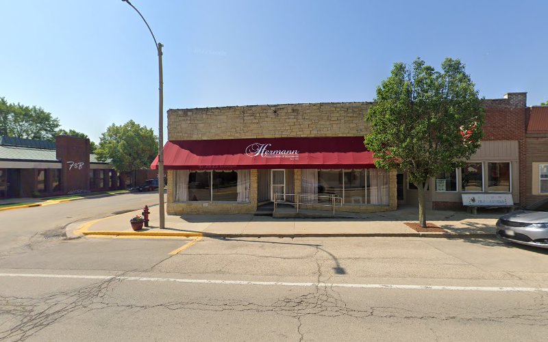 Funeral Services at Hermann Funeral Home in Shannon, Illinois | FuneralHomes.fyi Hermann Funeral Home Shannon Illinois
