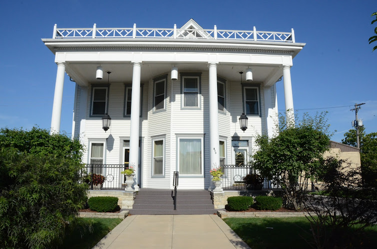 Funeral Services at Calvert & Martin Funeral Home in Pontiac, Illinois | FuneralHomes.fyi Calvert & Martin Funeral Home Pontiac Illinois