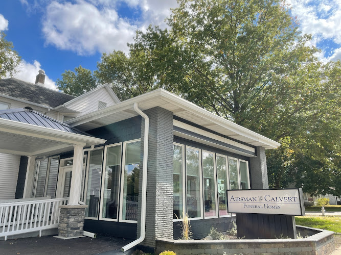 Funeral Services at Airsman & Calvert Funeral Homes – Girard Chapel in Girard, Illinois | FuneralHomes.fyi Airsman & Calvert Funeral Homes – Girard Chapel Girard Illinois