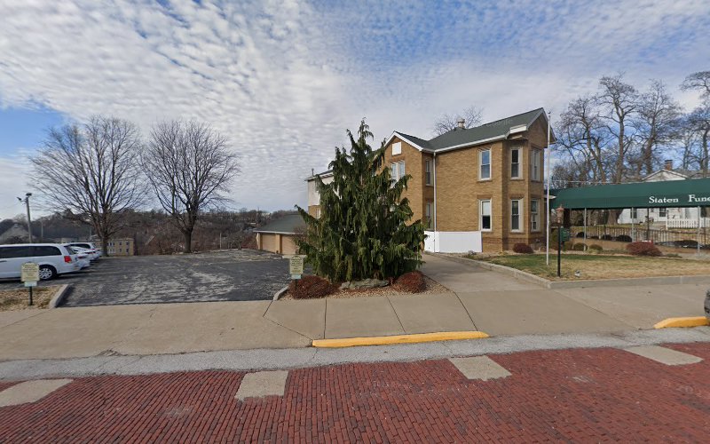 Funeral Services at Staten-Fine Funeral Home in Alton, Illinois | FuneralHomes.fyi Staten-Fine Funeral Home Alton Illinois