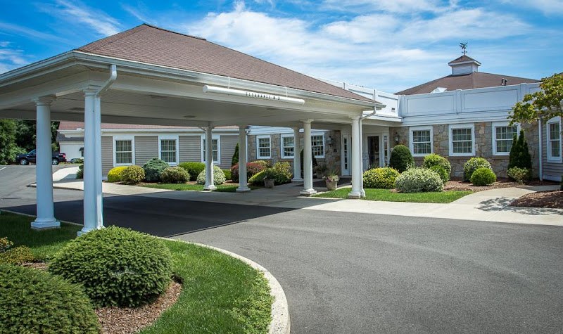 Funeral Services at Forastiere Smith Funeral Home & Cremation in East Longmeadow, Massachusetts | FuneralHomes.fyi Forastiere Smith Funeral Home & Cremation East Longmeadow Massachusetts