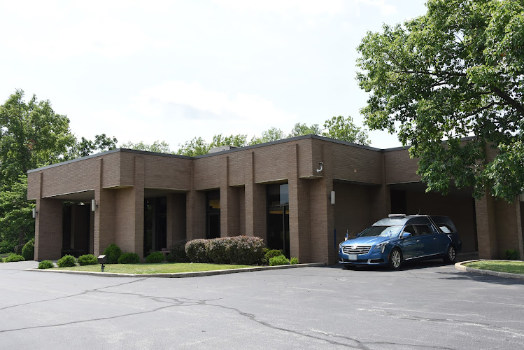 Funeral Services at Kurrus Funeral Home in Belleville, Illinois | FuneralHomes.fyi Kurrus Funeral Home Belleville Illinois