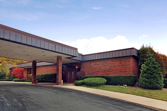 Funeral Services at Weinstein & Piser Funeral Home in Wilmette, Illinois | FuneralHomes.fyi Weinstein & Piser Funeral Home Wilmette Illinois