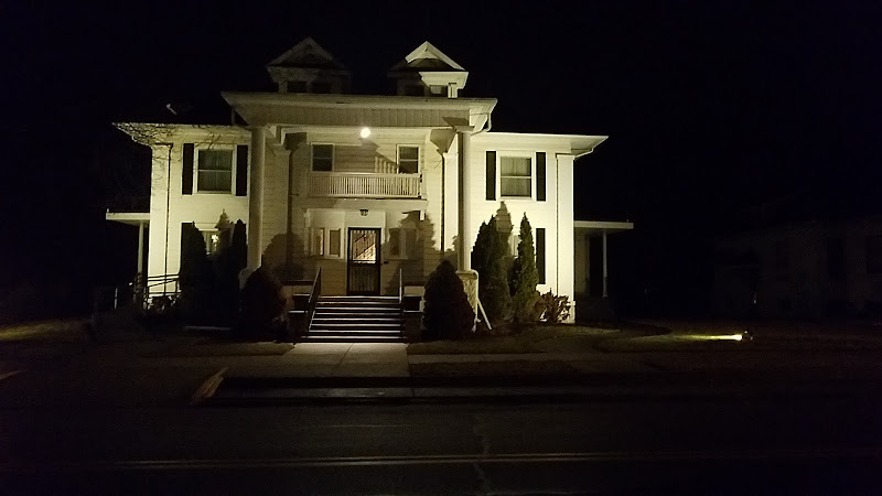 Funeral Services at Davis Mortuary in Delavan, Illinois | FuneralHomes.fyi Davis Mortuary Delavan Illinois