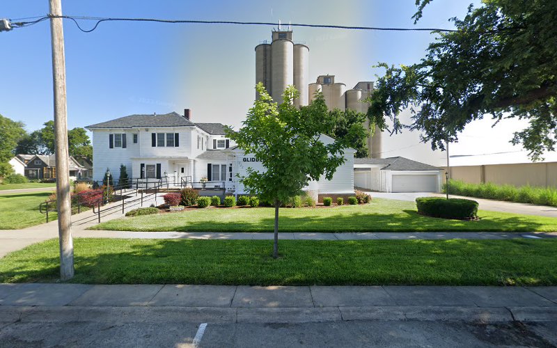 Funeral Services at Glidden-Ediger-Wiggins Funeral Home in McPherson, Kansas | FuneralHomes.fyi Glidden-Ediger-Wiggins Funeral Home McPherson Kansas