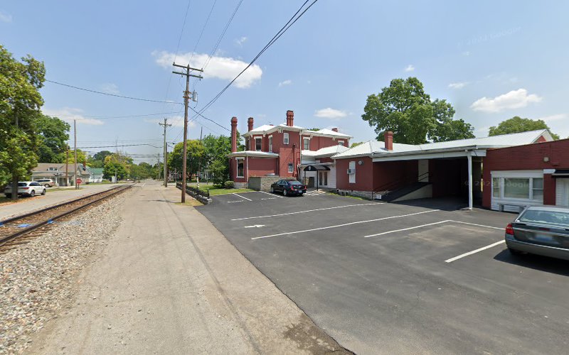 Funeral Services at Alexander & Royalty Funeral Home in Harrodsburg, Kentucky | FuneralHomes.fyi Alexander & Royalty Funeral Home Harrodsburg Kentucky