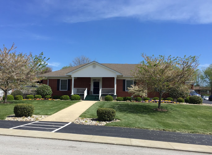 Funeral Services at Brooks Funeral Home in Munfordville, Kentucky | FuneralHomes.fyi Brooks Funeral Home Munfordville Kentucky