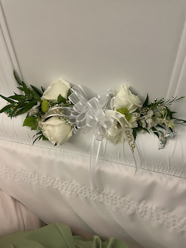 Funeral Services at Barlow Funeral Home in Bardstown, Kentucky | FuneralHomes.fyi Barlow Funeral Home Bardstown Kentucky