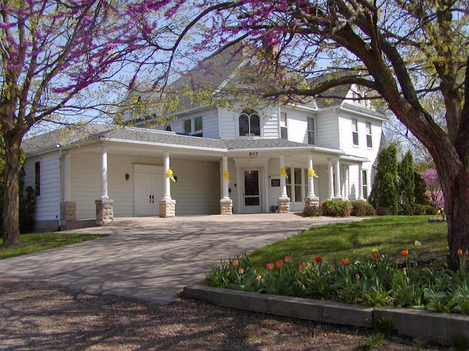 Snyder & Hollenbaugh Funeral & Cremation Services Columbus Junction Iowa