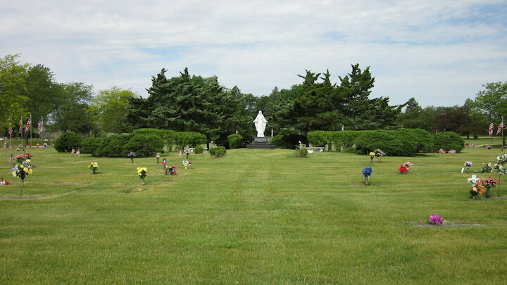 Floral Hills Memorial Gardens & Funeral Home Hazleton Iowa