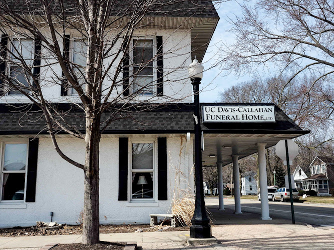 Funeral Services at UC Davis-Callahan Funeral Home & Aqua Cremation Center in Morris, Illinois | FuneralHomes.fyi UC Davis-Callahan Funeral Home & Aqua Cremation Center Morris Illinois
