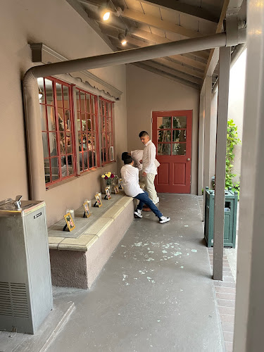 Funeral Services at Guerra Cunningham Bagues in Huntington Park, California | FuneralHomes.fyi Guerra Cunningham Bagues Huntington Park California