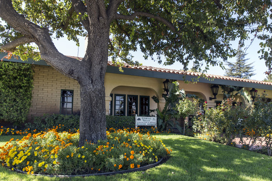 Funeral Services at Eternal Valley Memorial Park & Mortuary in Newhall, California | FuneralHomes.fyi Eternal Valley Memorial Park & Mortuary Newhall California