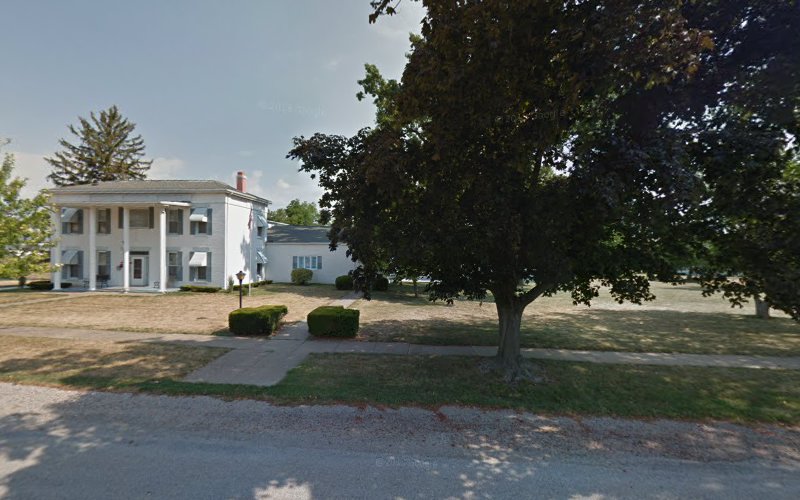 Funeral Services at Davis Funeral Home in La Grange, Missouri | FuneralHomes.fyi Davis Funeral Home La Grange Missouri