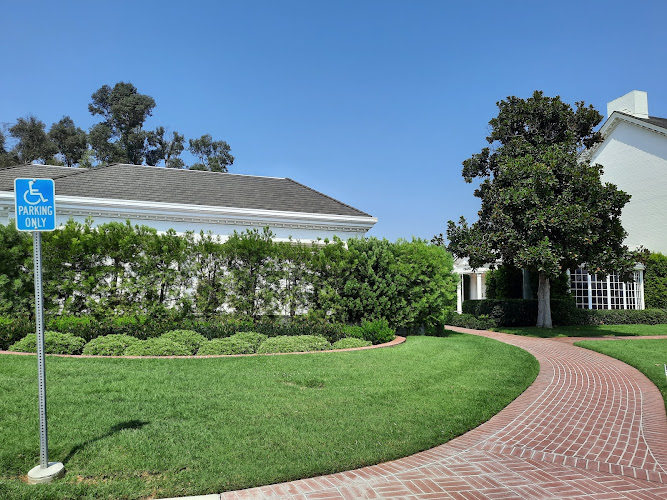 Funeral Services at Forest Lawn in Covina, California | FuneralHomes.fyi Forest Lawn Covina California