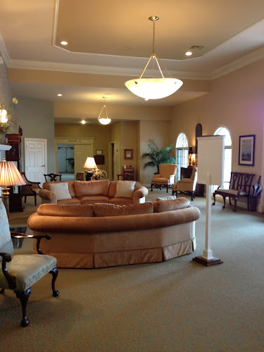 Funeral Services at Milner & Orr Funeral Home Of Paducah in Paducah, Kentucky | FuneralHomes.fyi Milner & Orr Funeral Home Of Paducah Paducah Kentucky