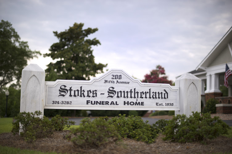 Funeral Services at Stokes-Southerland Funeral Home in Eastman, Georgia | FuneralHomes.fyi Stokes-Southerland Funeral Home Eastman Georgia