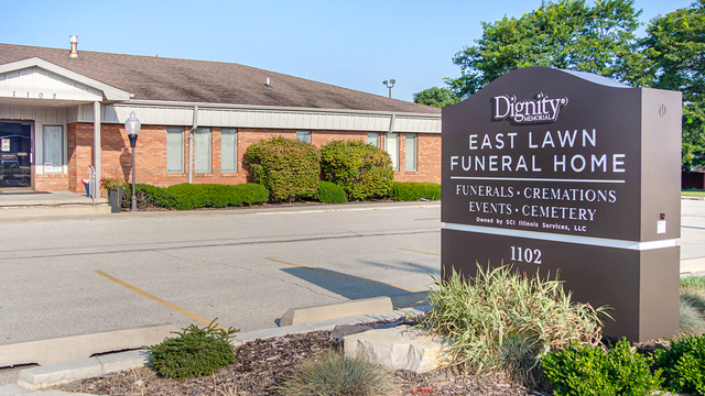 Funeral Services at East Lawn Funeral Home & Memorial Gardens in Bloomington, Illinois | FuneralHomes.fyi East Lawn Funeral Home & Memorial Gardens Bloomington Illinois